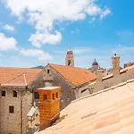 Summer Dream Old City Apartment